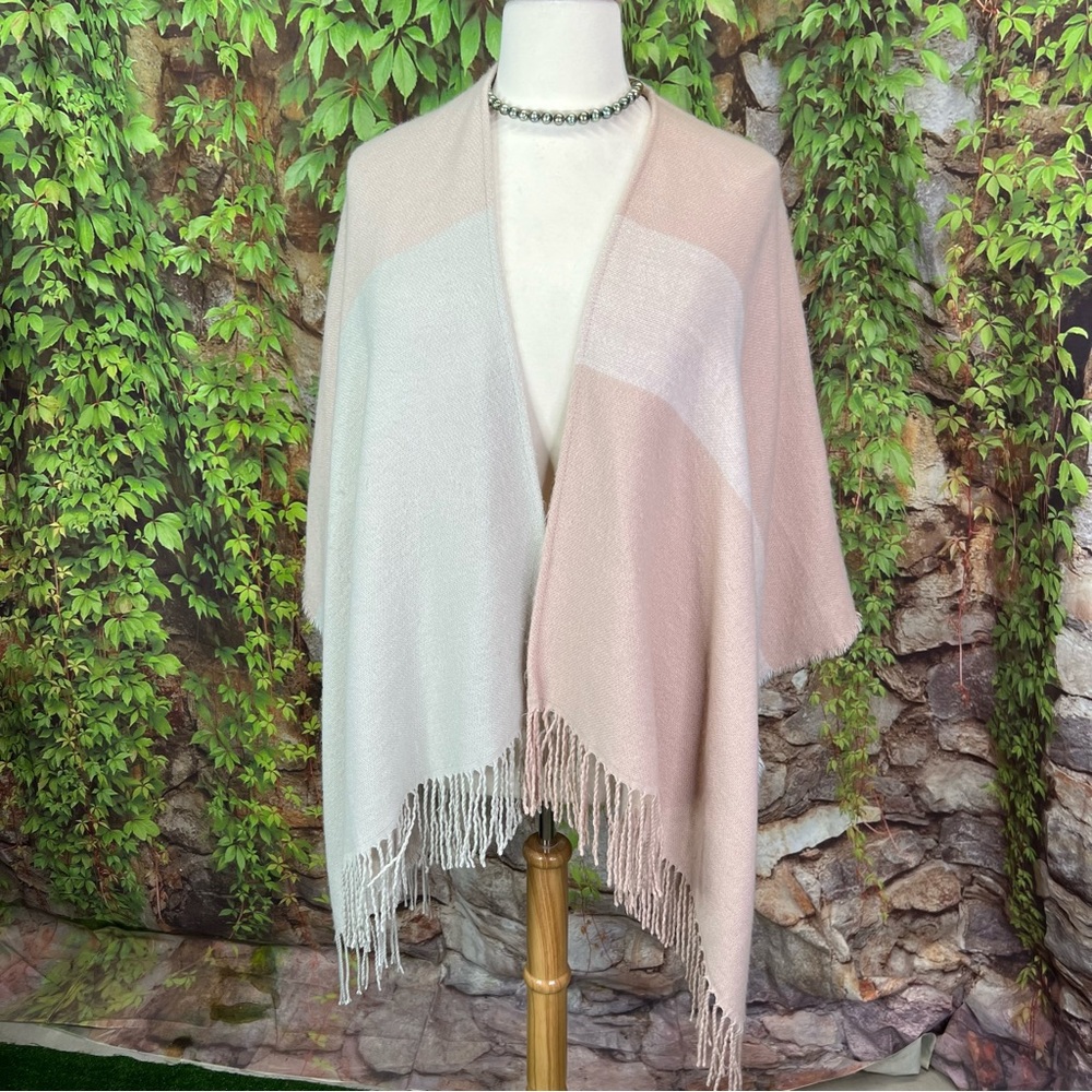 SOIA & KYO Dusty Rose Color Block Ruana Wrap, One Size - Picture 2 of 10
